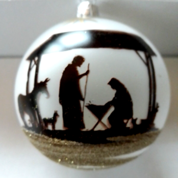 Bauble with a crib and three kings