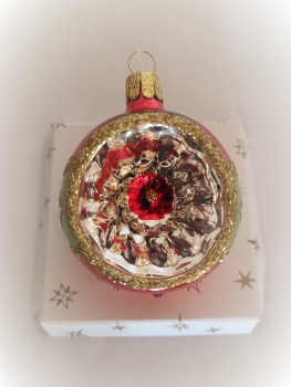 Bauble with reflector