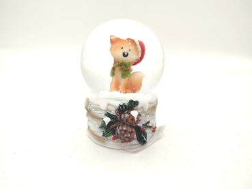 Snow globe fox with hat