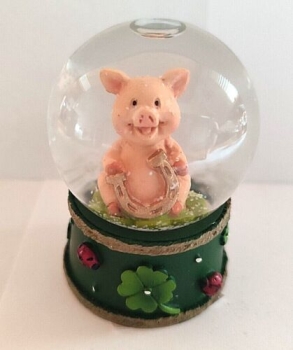 Snow globe lucky pig with horseshoe