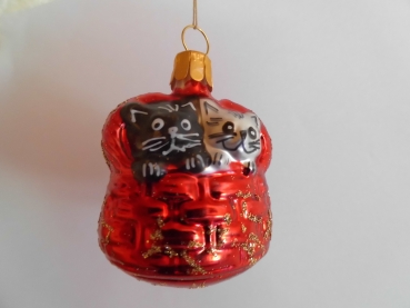 Christmas ball cat in basket red
