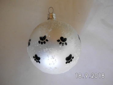 Bauble paws