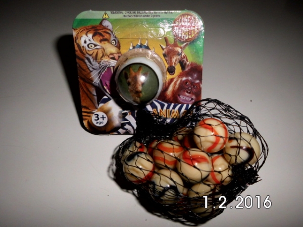 19 Murmeln im Netz, Giraffe