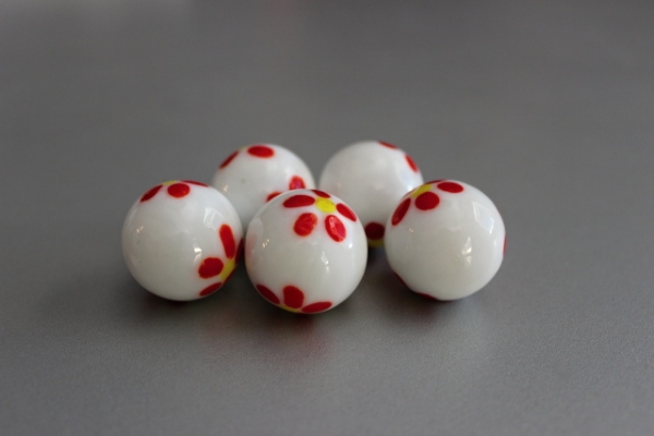 White ball with red flower 25mm