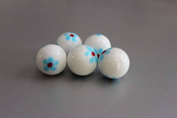 White ball with light blue flower 25mm