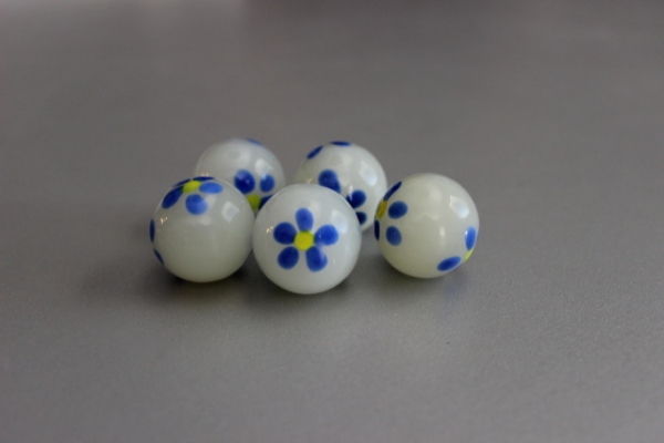 White ball with blue flower 25mm