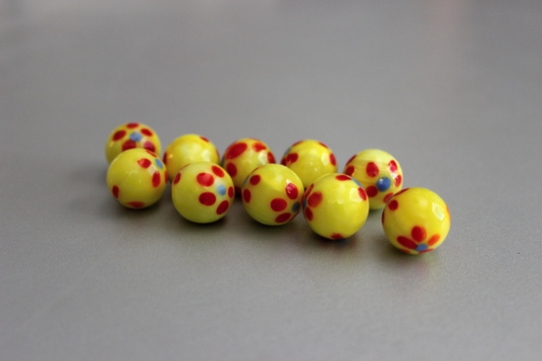 Yellow ball with red flower 16mm
