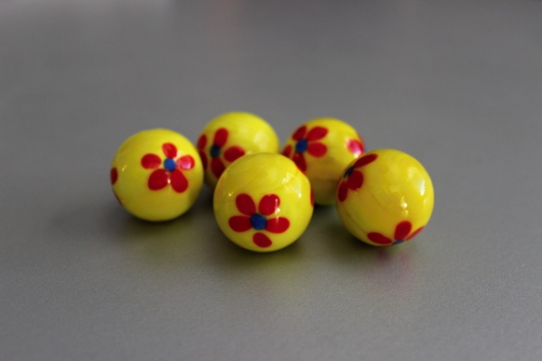 Yellow ball with red flower 25mm