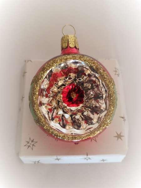 Bauble with reflector