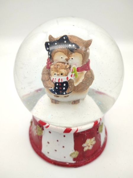 Snow globe owl with bow