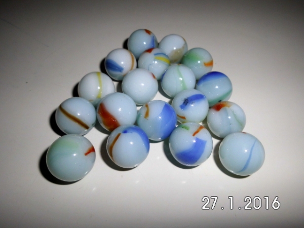 Macaw with pattern 17mm