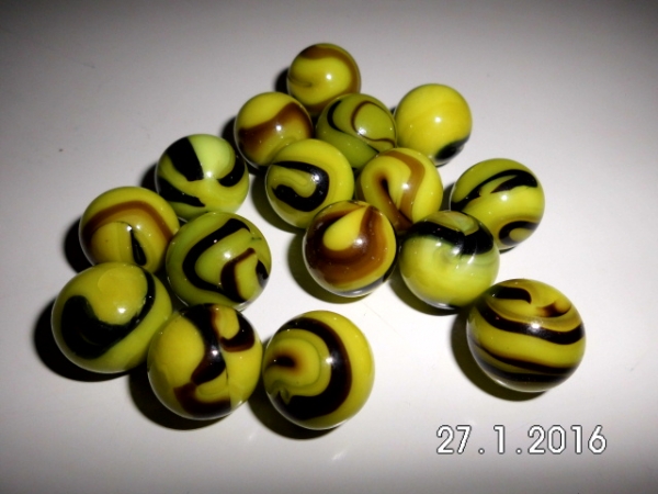 Devil light green with pattern 17mm