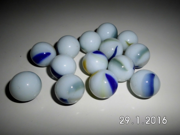 Macaw with pattern 22mm