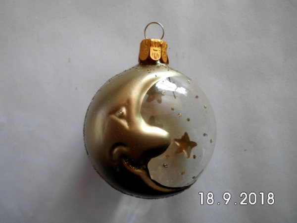 Bauble Moon